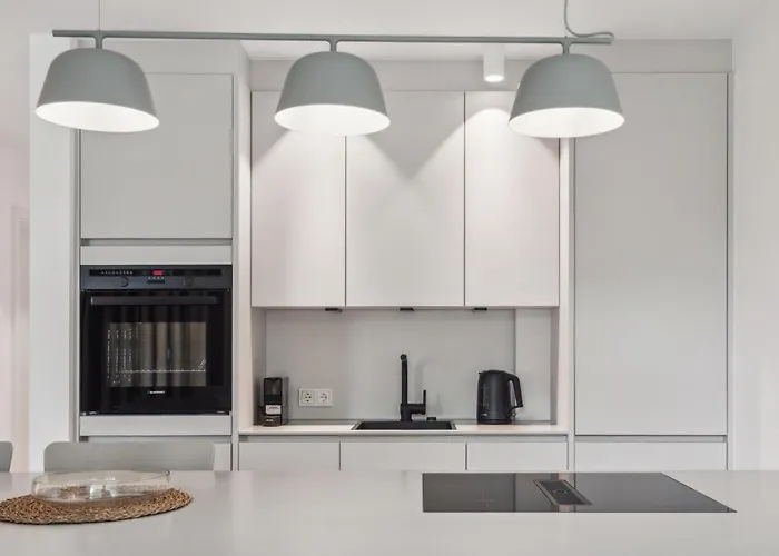 2 Bedroom Lovely In *